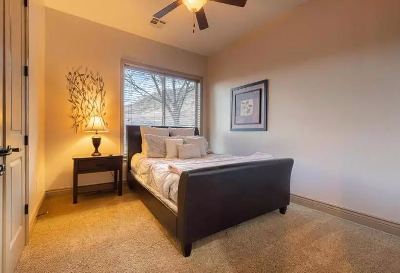 ホテル D5 Coral Springs Poolside Ground Floor 3 Bedroom Hillside View