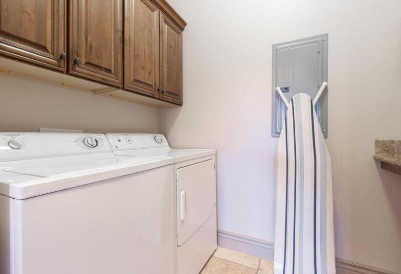 ホテル D5 Coral Springs Poolside Ground Floor 3 Bedroom Hillside View