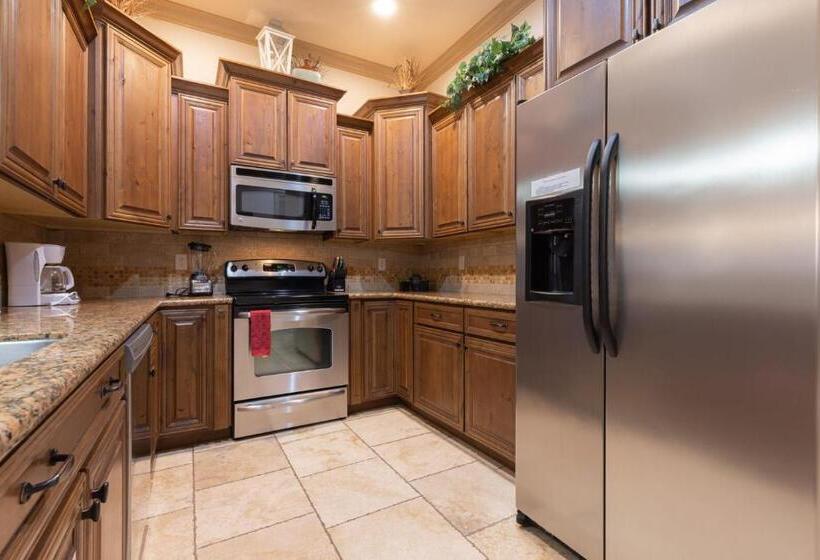 ホテル D5 Coral Springs Poolside Ground Floor 3 Bedroom Hillside View