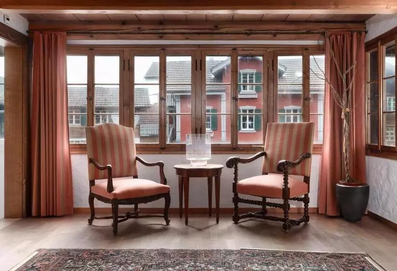 ホテル Farbhaus By Kreuz Sachseln