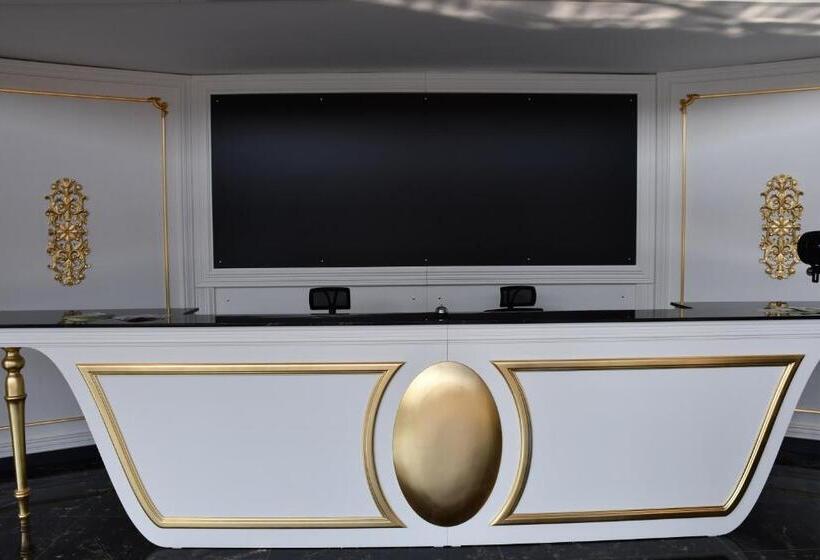 ホテル Hmz Luxury