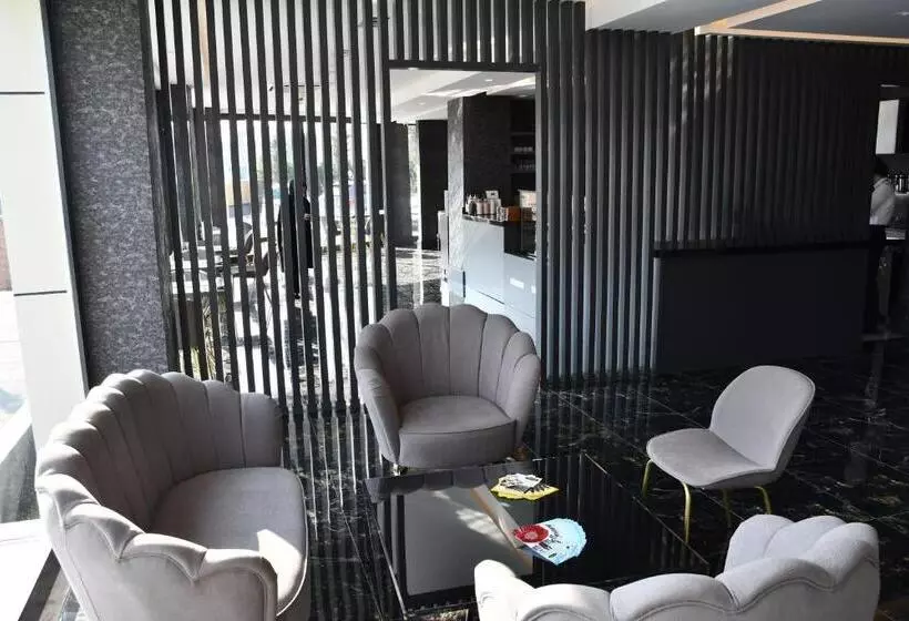 ホテル Hmz Luxury