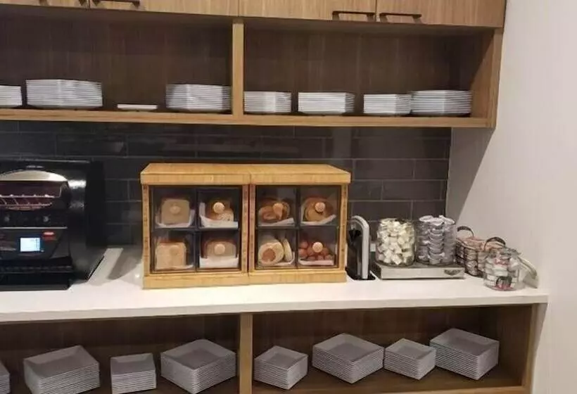 Hotelli Hyatt Place Newark Main Street