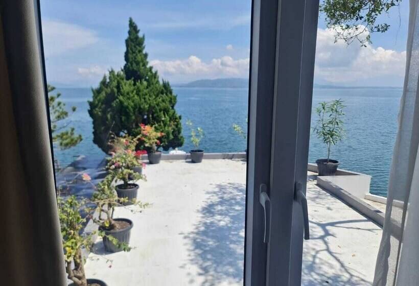 בית מלון כפרי Purnama Balige