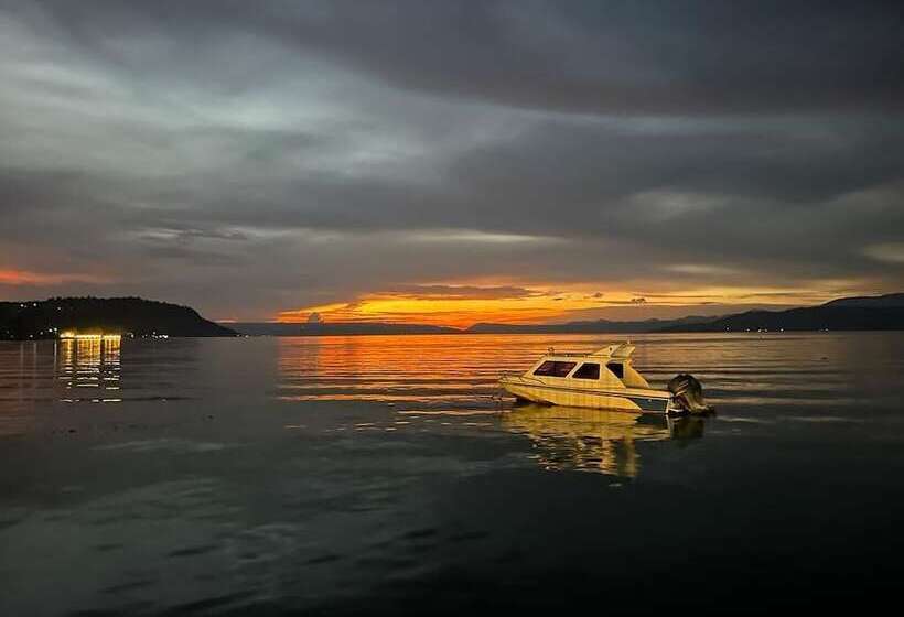 בית מלון כפרי Purnama Balige