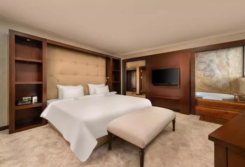 ホテル Rixos Park Belek, The Land of Legends Access