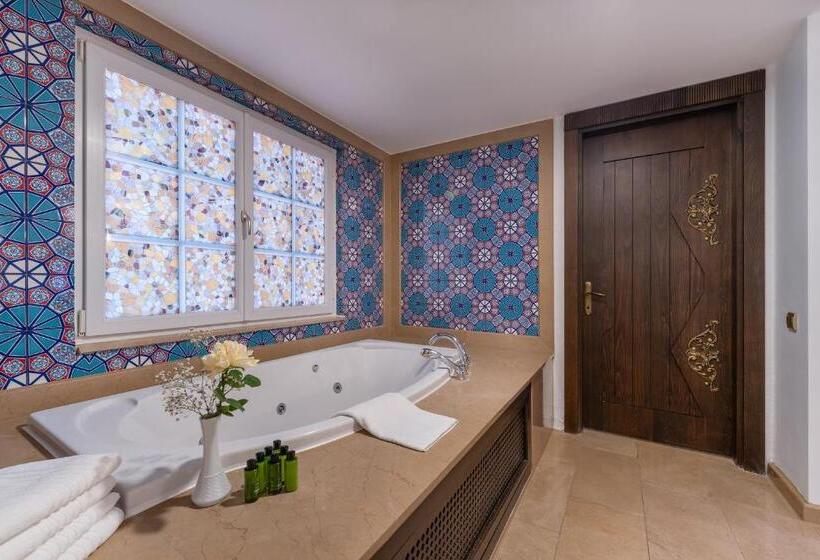 فندق Rixos Park Belek, The Land of Legends Access