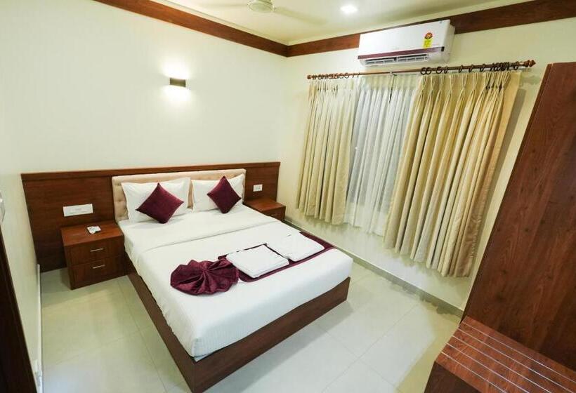 فندق Royalton Residency