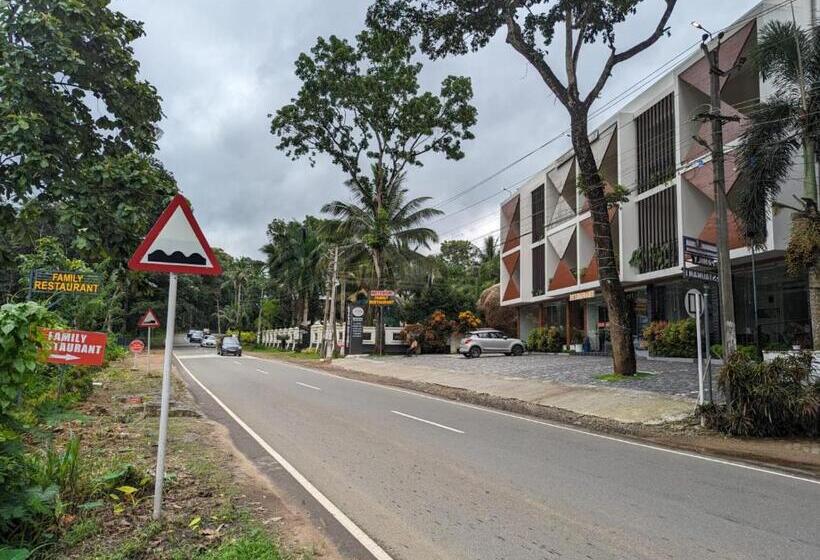 فندق Royalton Residency