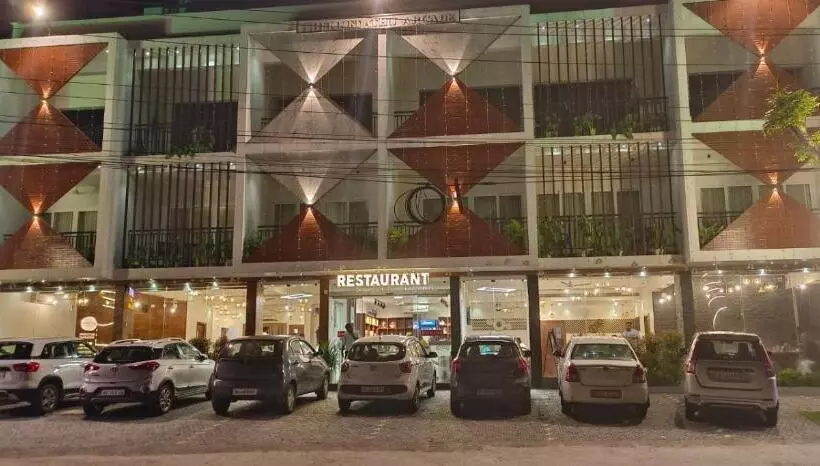 Hotelli Royalton Residency