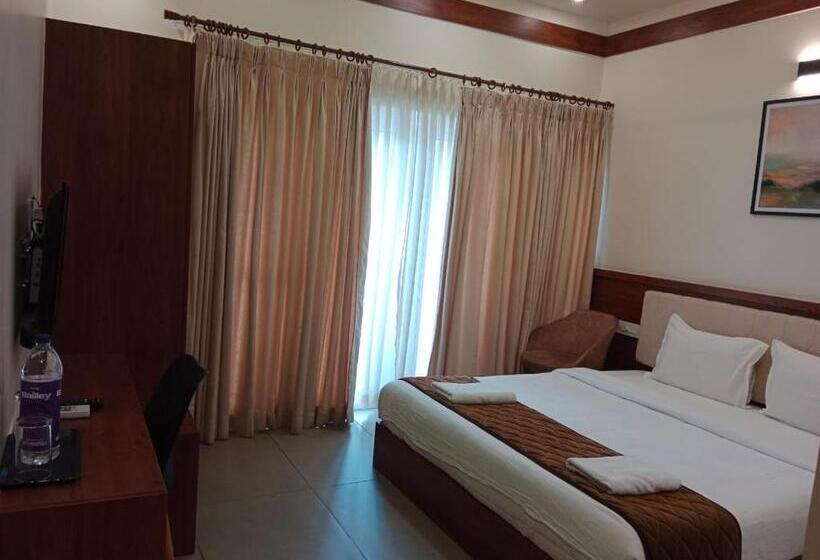 فندق Royalton Residency