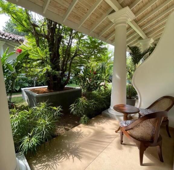 بنسيون Claire Villa By Younger Villas & Resorts