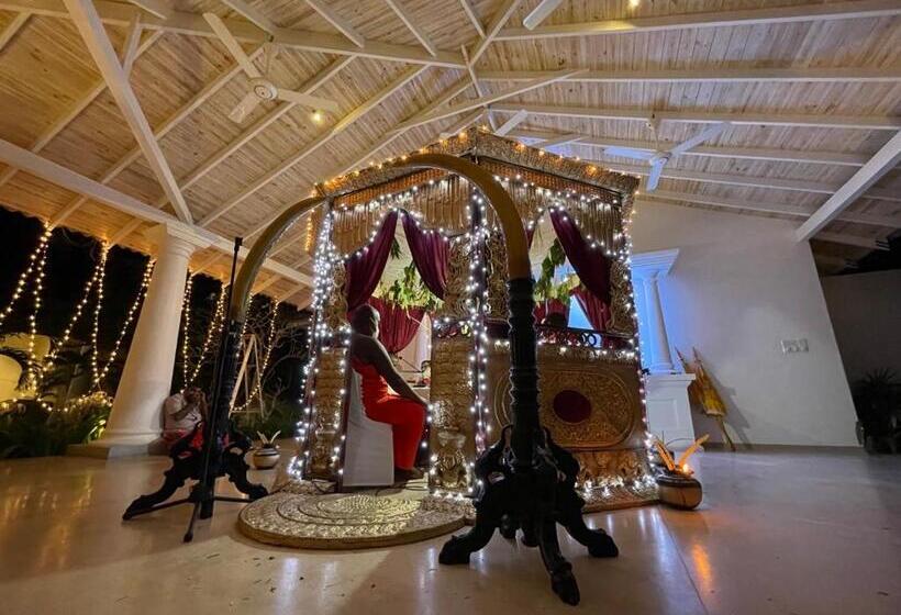 بنسيون Claire Villa By Younger Villas & Resorts