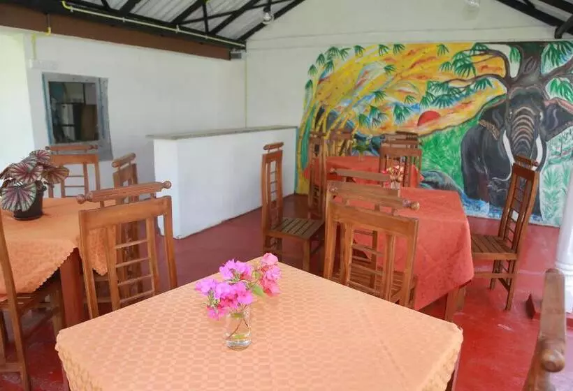 Majatalo Sunil Lanka