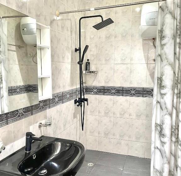 بنسيون The Dzorwulu Castle A Villa With Private Rooms