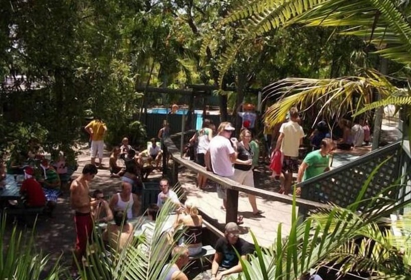 Общежитие Nomads Noosa