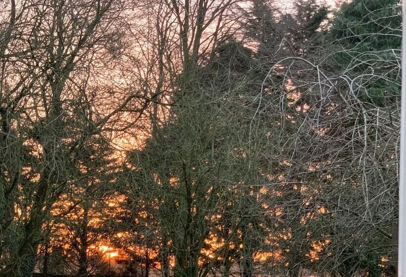 مبيت وإفطار Aldercarr Hall