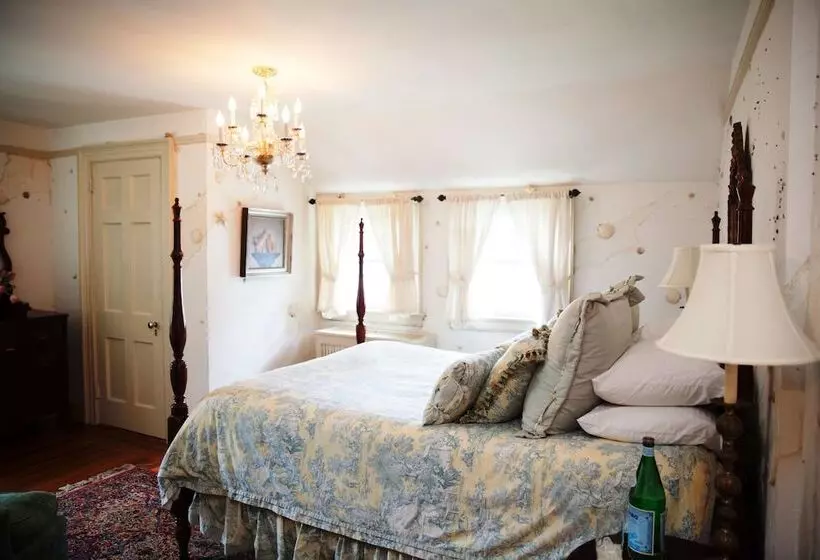 Bed and Breakfast Bee And Thistle Inn