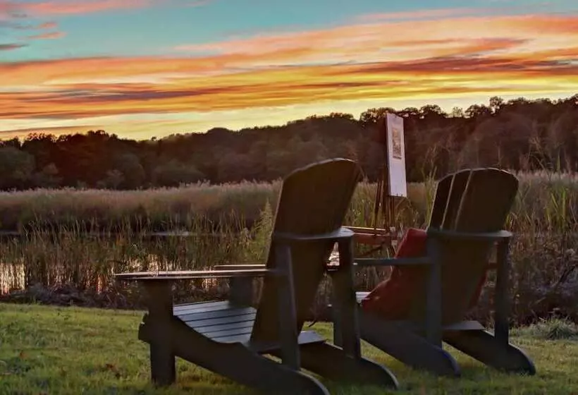 Bed and Breakfast Bee And Thistle Inn