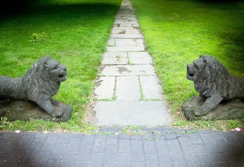 مبيت وإفطار Bee And Thistle Inn