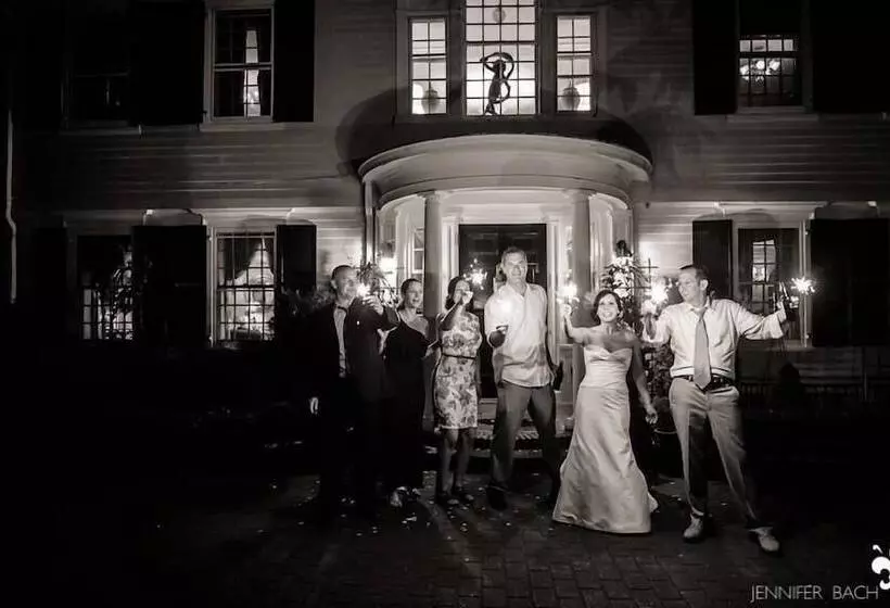 Bed and Breakfast Bee And Thistle Inn