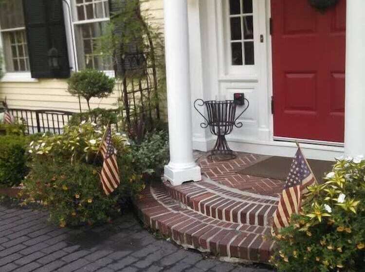 مبيت وإفطار Bee And Thistle Inn