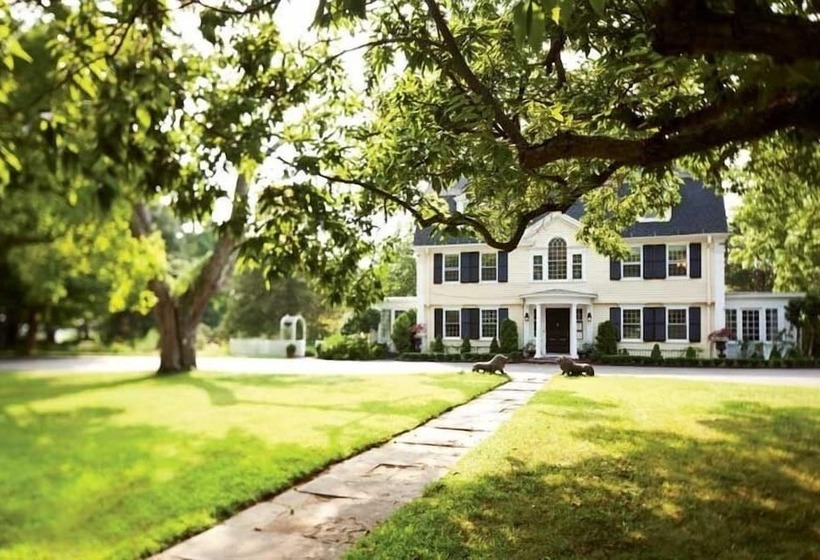 مبيت وإفطار Bee And Thistle Inn