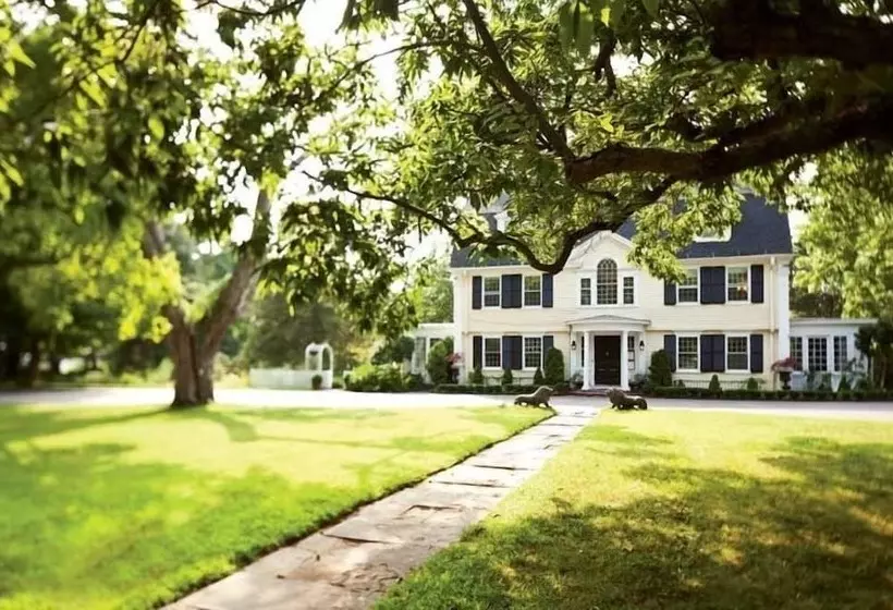 Bed and Breakfast Bee And Thistle Inn