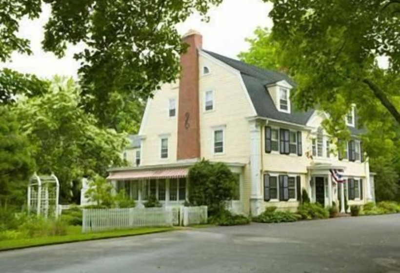 مبيت وإفطار Bee And Thistle Inn