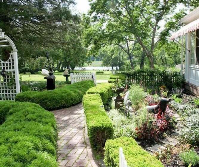 مبيت وإفطار Bee And Thistle Inn