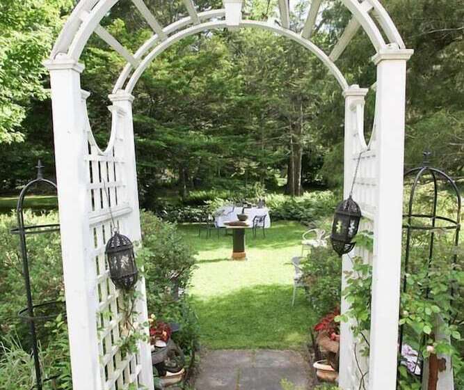 مبيت وإفطار Bee And Thistle Inn