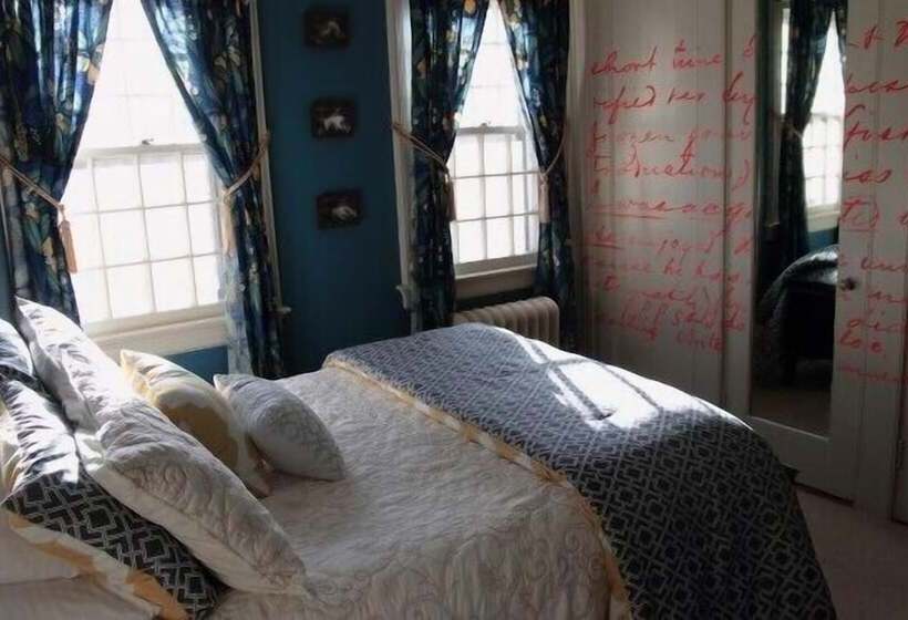 مبيت وإفطار Bee And Thistle Inn