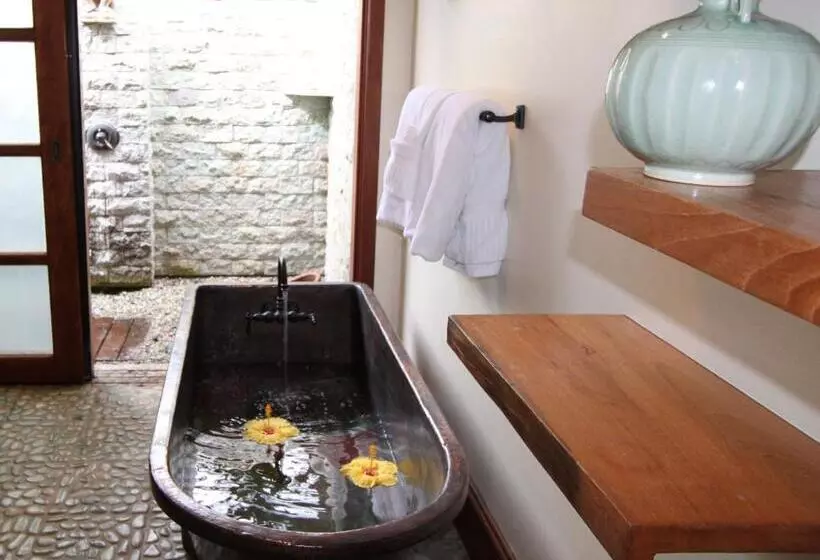 Bed and Breakfast Ho'oilo House