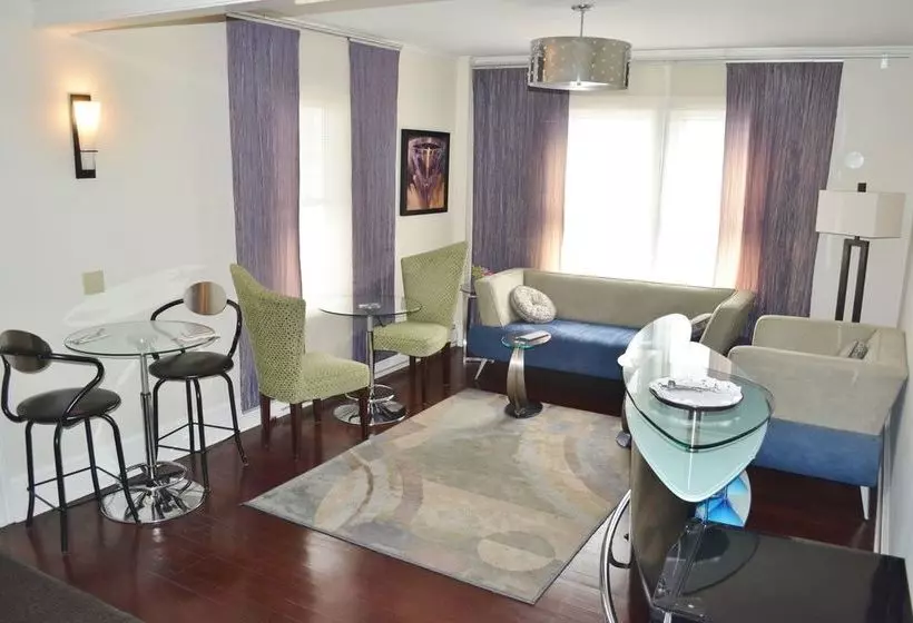 민박 Newport Blues Inn