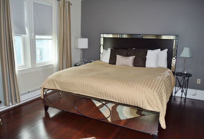 مبيت وإفطار Newport Blues Inn