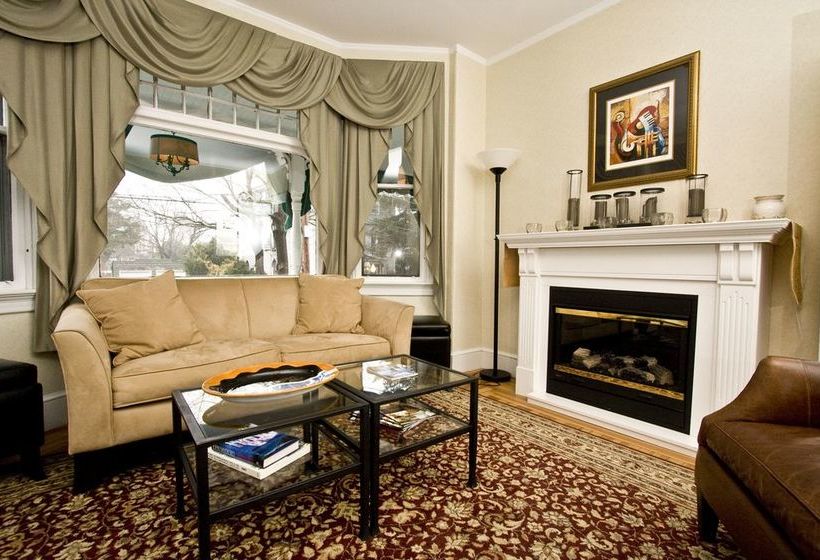 مبيت وإفطار Newport Blues Inn