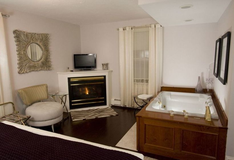 مبيت وإفطار Newport Blues Inn