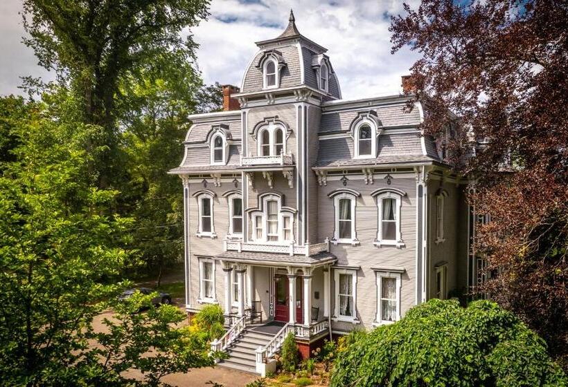 민박 Queen Anne Inn