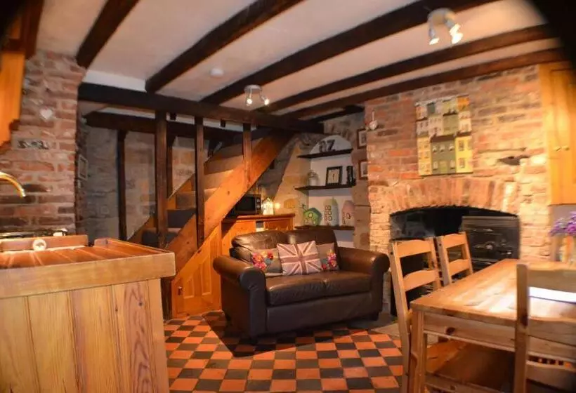 تختخواب و صبحانه Sanders Yard