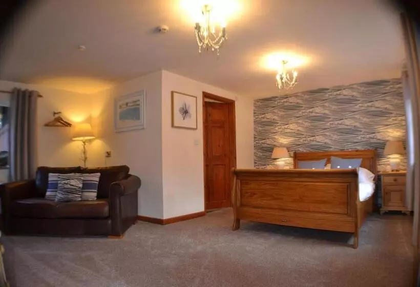 تختخواب و صبحانه Sanders Yard