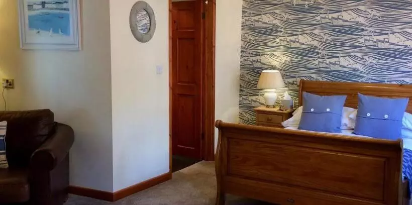 تختخواب و صبحانه Sanders Yard