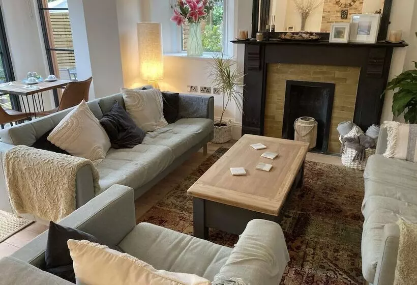 Bed and Breakfast Summer Breeze