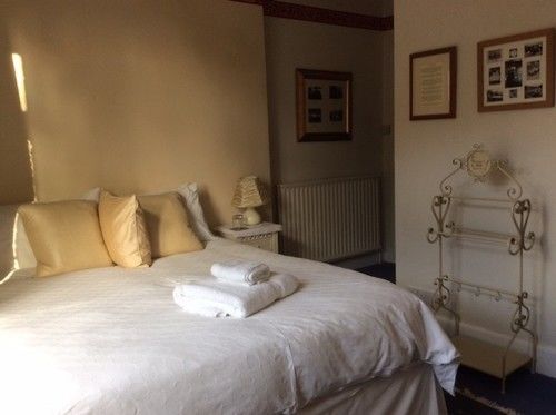 Bed and Breakfast Taylard House