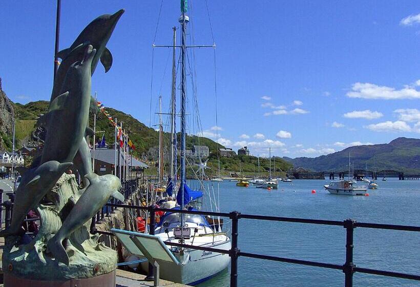 Bryn Melyn Apartments