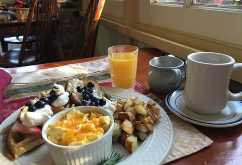 Cedars Of Williamsburg Bed & Breakfast