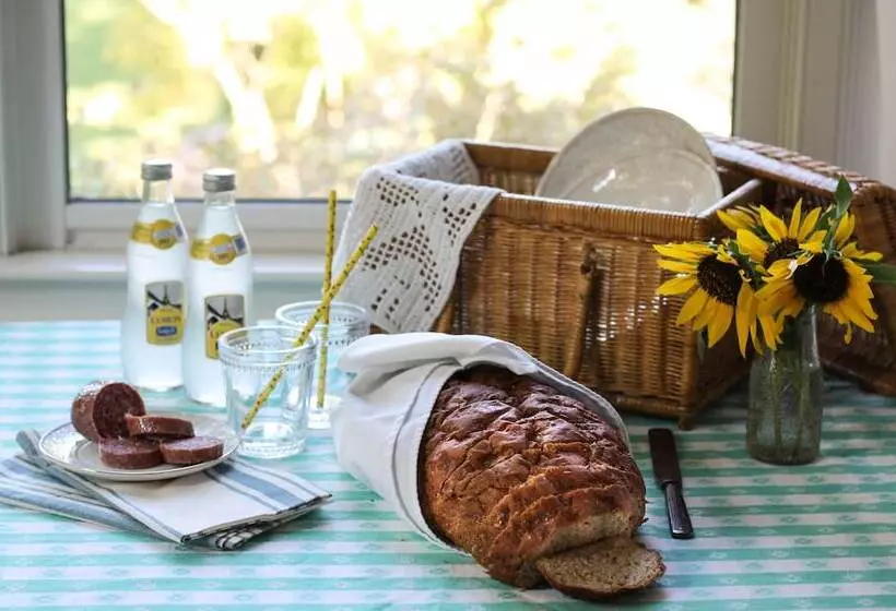 Cedars Of Williamsburg Bed & Breakfast