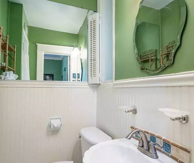 Cedars Of Williamsburg Bed & Breakfast