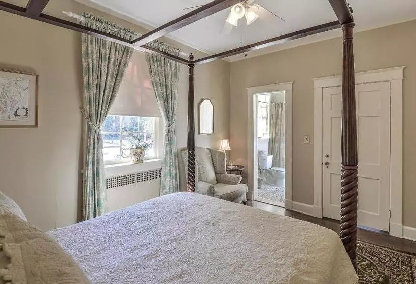 Cedars Of Williamsburg Bed & Breakfast