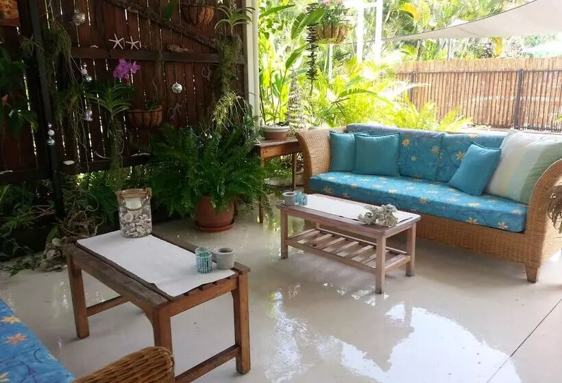 Clifton Sands Holiday Apartments