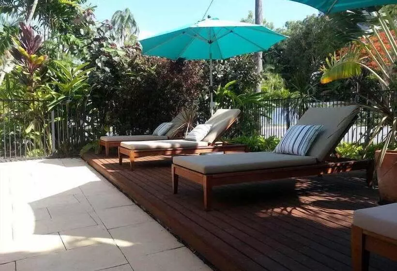 Clifton Sands Holiday Apartments